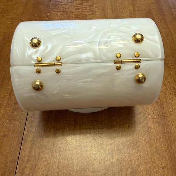 KMQ Vintage Style Acrylic Handbag - Picture 2 of 7